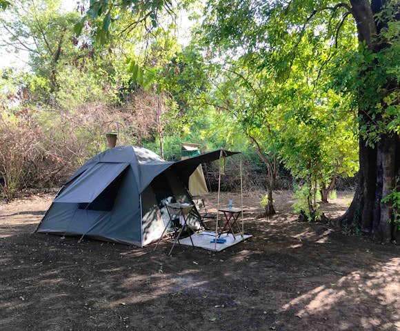 Mursi fly camp